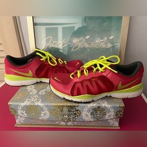 💕NIKE SNEAKERS💕